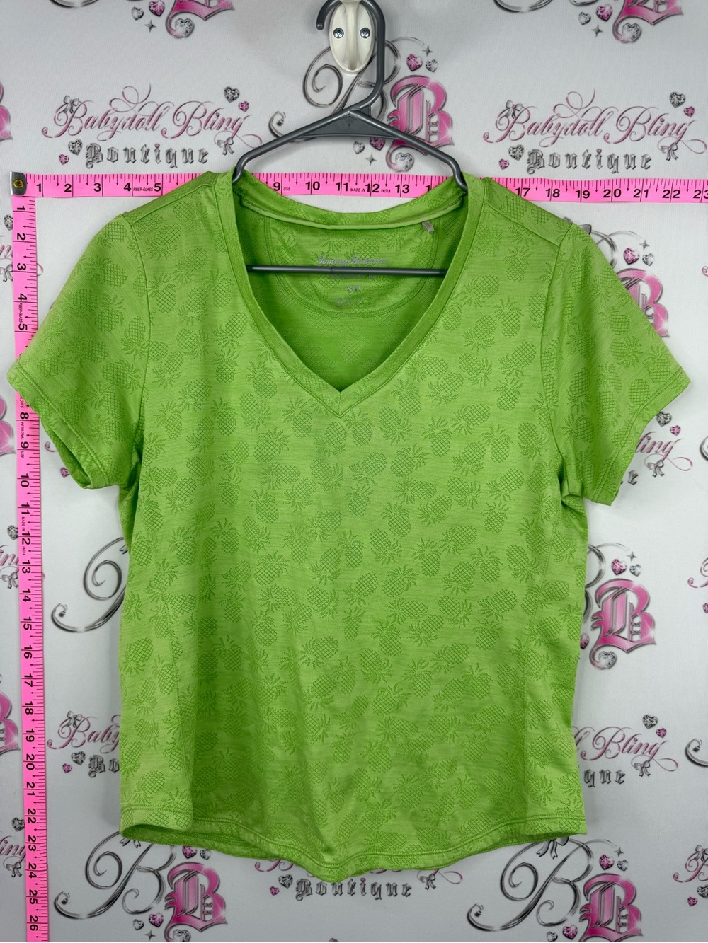 Tommy Bahama tshirt pineapple Lime Green V-Neck Short Sleeve Tee island zone